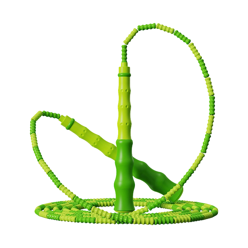 TS-18-Grundschüler beginnen, Bambusseilspringen zu lernen